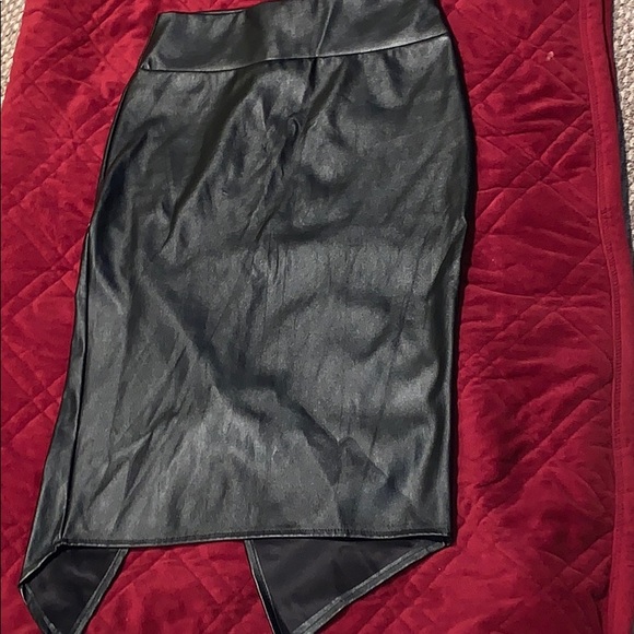 NWOT Faux Leather Skirt - Picture 4 of 4